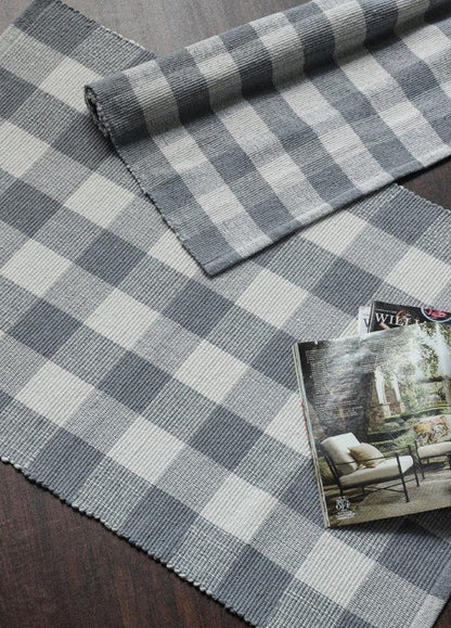 Plaid Cabin Charm - Machine Washable Area Rug