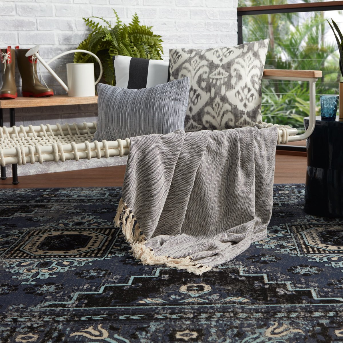 Midnight Textile Indoor/Outdoor Blue/Gray Runner Rug