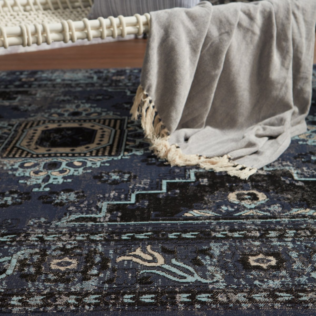 Midnight Textile Indoor/Outdoor Blue/Gray Runner Rug